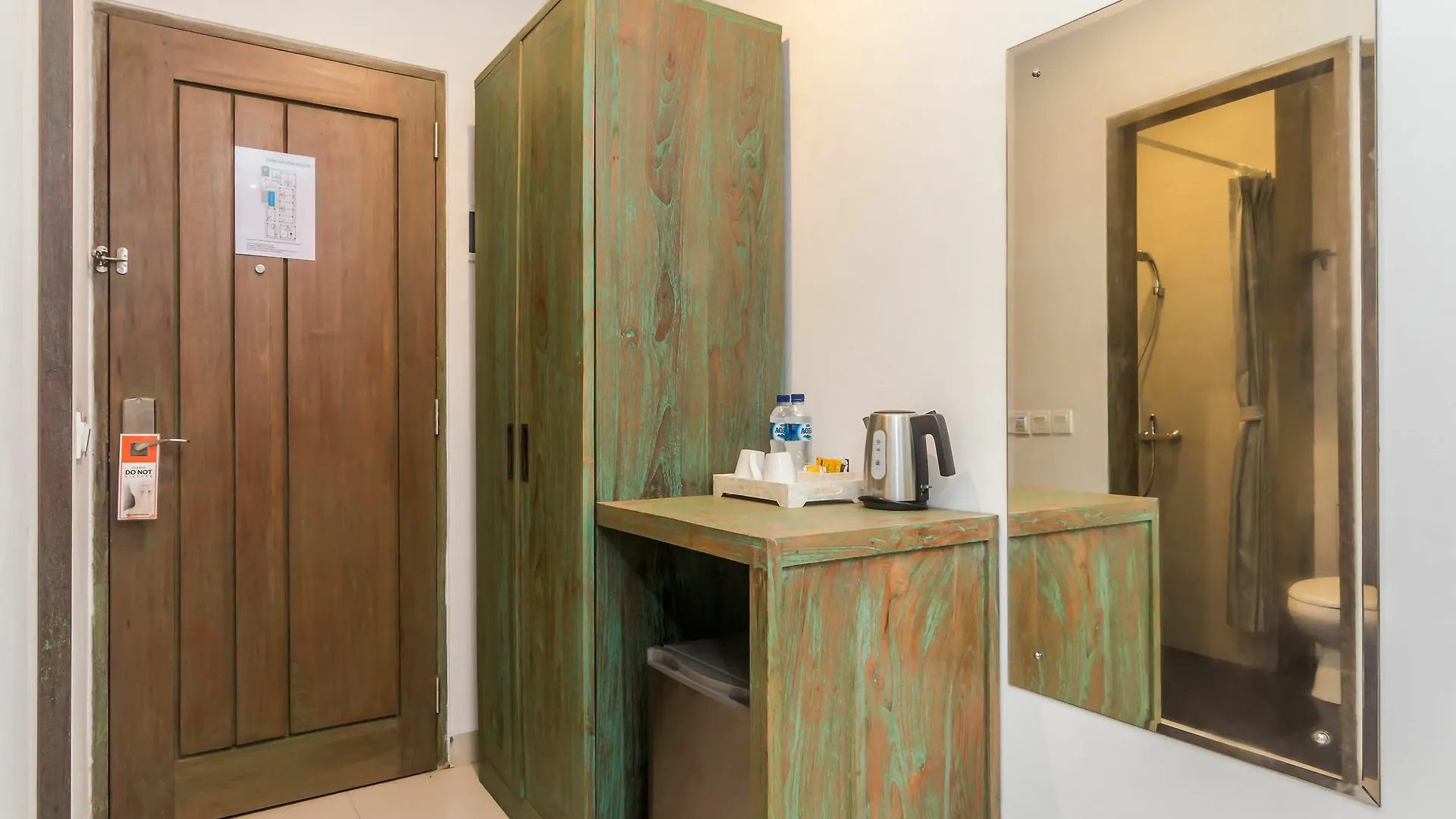 *** Gasthof Zen Rooms Seminyak Kayu Jati Indonesien