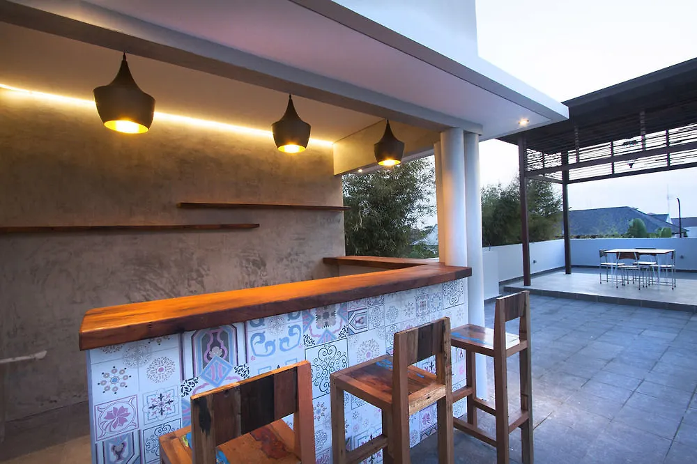 Zen Rooms Seminyak Kayu Jati Gasthuis