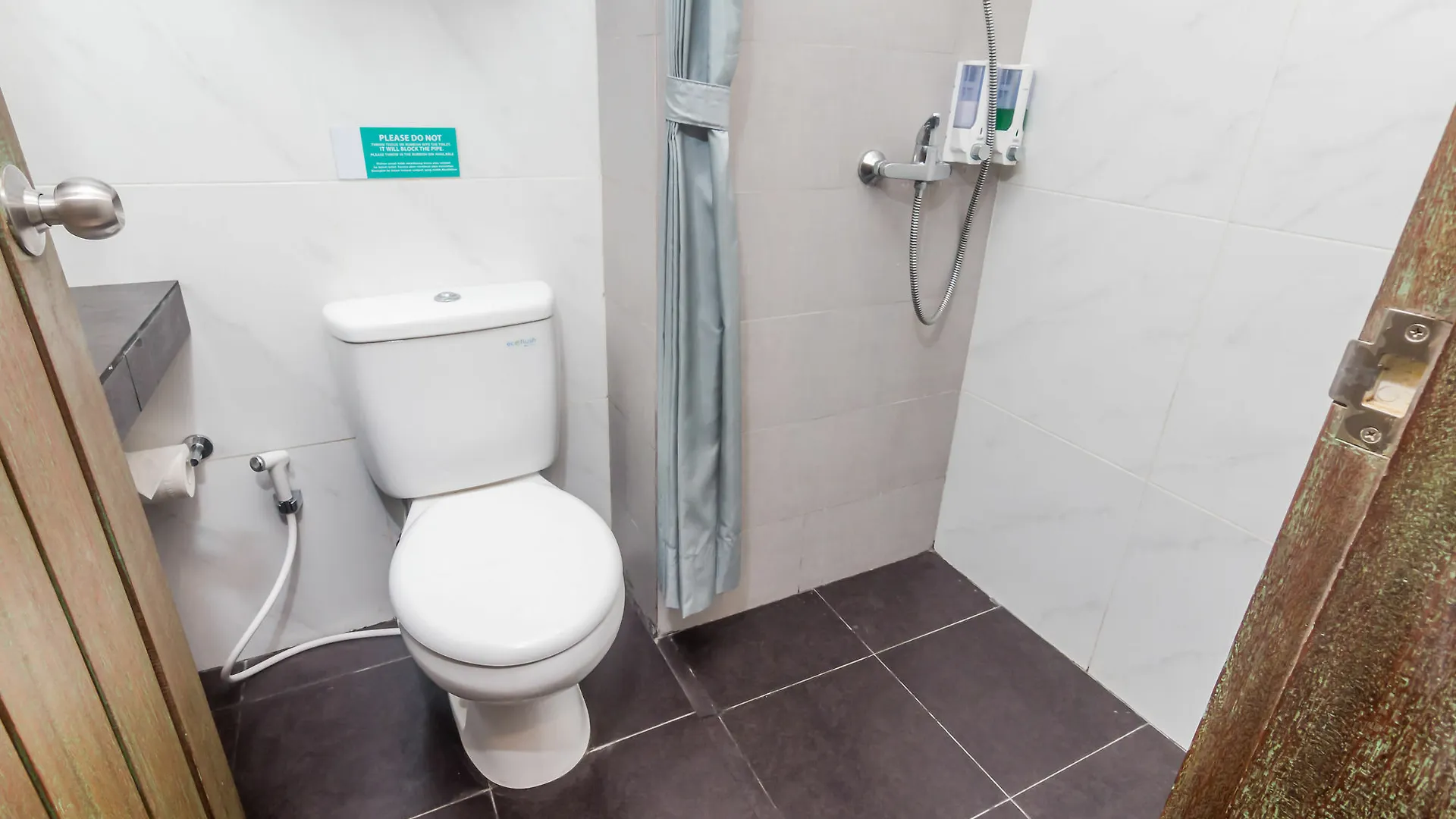 Zen Rooms Seminyak Kayu Jati 3*,